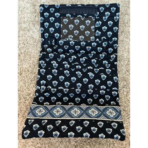 Vera Bradley Retired Nantucket Navy Quilted Trifold Wallet EUC - Picture 4 of 4